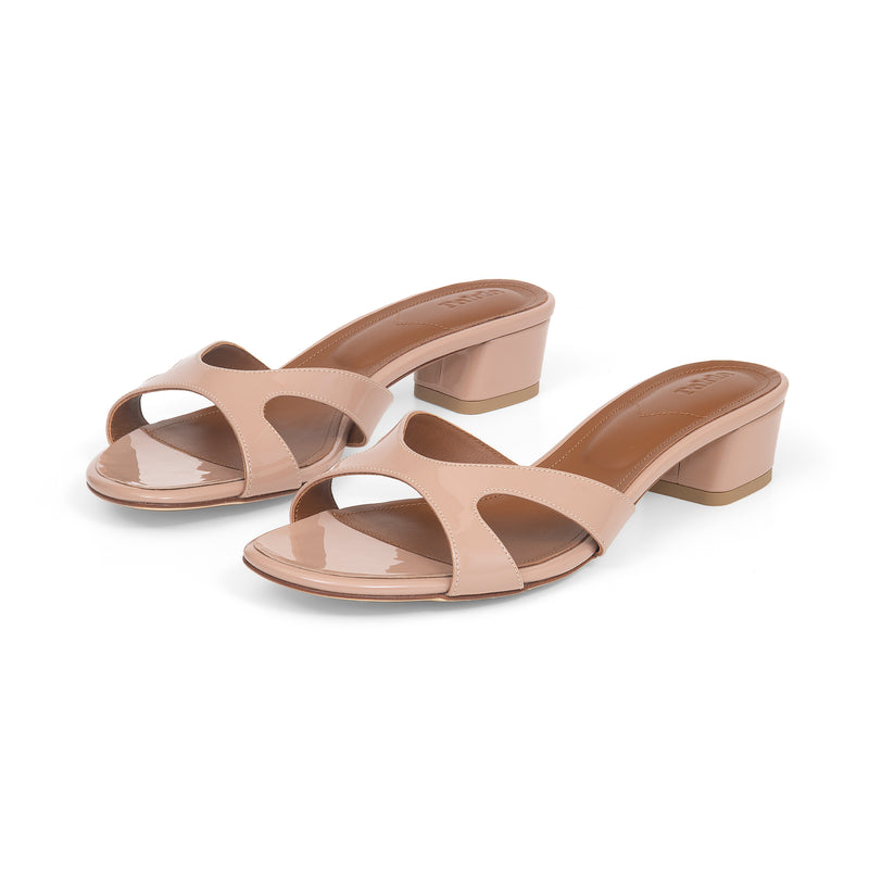 Bella 35 Heeled Sandal in Beige Patent Leather