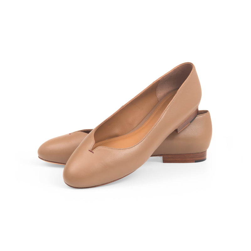 Yumi Ballet Flat in Caramel Nappa Leather